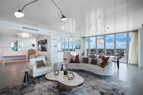 Condo in Miami Beach, Florida, 4 bedrooms  № 1922245 - photo 22