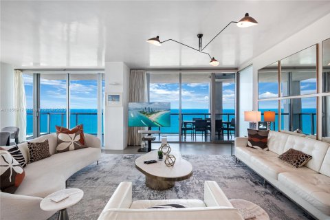 Condo in Miami Beach, Florida, 4 bedrooms  № 1922245 - photo 2