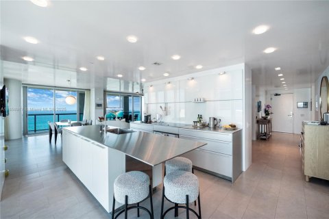 Condo in Miami Beach, Florida, 4 bedrooms  № 1922245 - photo 5