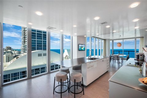 Condo in Miami Beach, Florida, 4 bedrooms  № 1922245 - photo 27