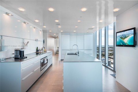 Condo in Miami Beach, Florida, 4 bedrooms  № 1922245 - photo 26