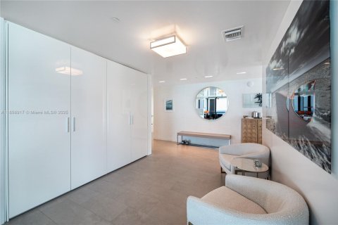 Condo in Miami Beach, Florida, 4 bedrooms  № 1922245 - photo 18