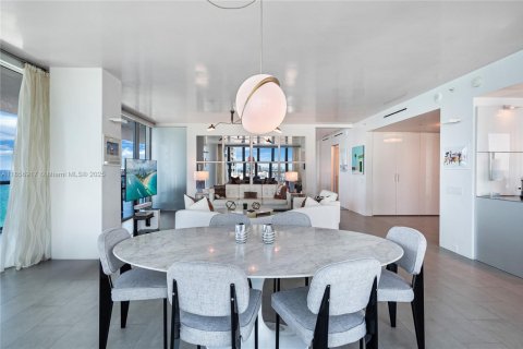 Condo in Miami Beach, Florida, 4 bedrooms  № 1922245 - photo 24