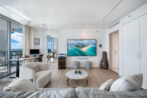 Condo in Miami Beach, Florida, 4 bedrooms  № 1922245 - photo 19