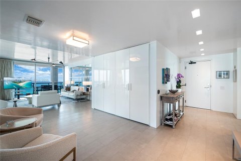 Condo in Miami Beach, Florida, 4 bedrooms  № 1922245 - photo 14