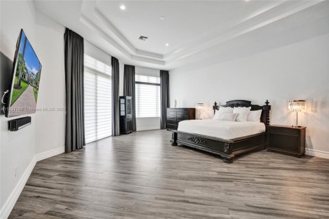 House in Davie, Florida 5 bedrooms, 411.19 sq.m. № 2021125 - photo 21