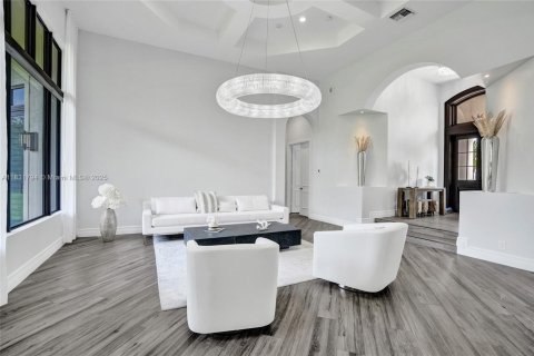 House in Davie, Florida 5 bedrooms, 411.19 sq.m. № 2021125 - photo 12