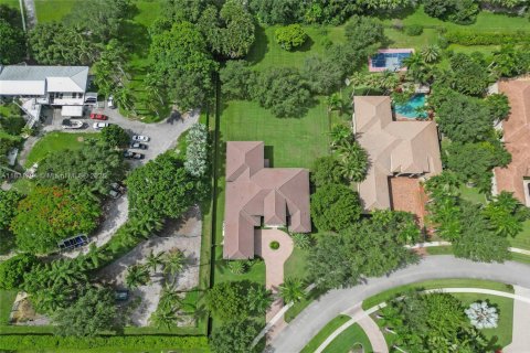 House in Davie, Florida 5 bedrooms, 411.19 sq.m. № 2021125 - photo 5