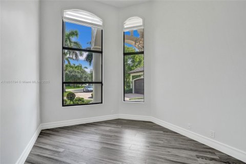 House in Davie, Florida 5 bedrooms, 411.19 sq.m. № 2021125 - photo 17