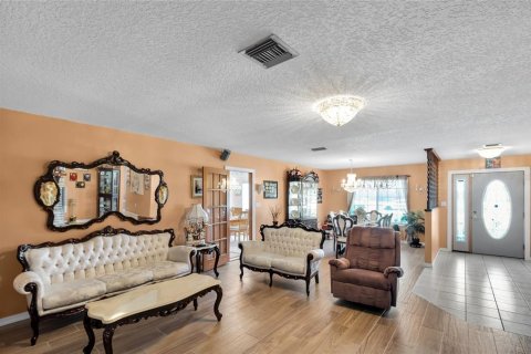 House in Ocala, Florida 3 bedrooms, 169.64 sq.m. № 1849503 - photo 9