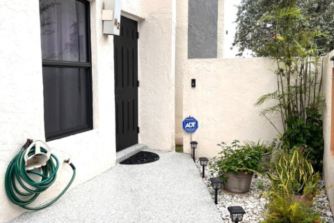 Condominio en venta en Coral Springs, Florida, 3 dormitorios, 145.86 m2 № 2176054 - foto 2