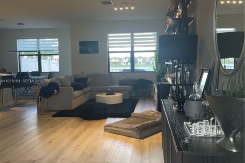 Купить таунхаус в Хайалиа, Флорида 3 спальни, 147.06м2, № 1984071 - фото 2