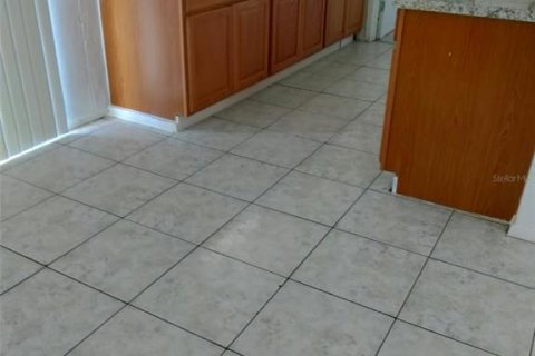 House in Orlando, Florida 3 bedrooms, 101.64 sq.m. № 2400394 - photo 7