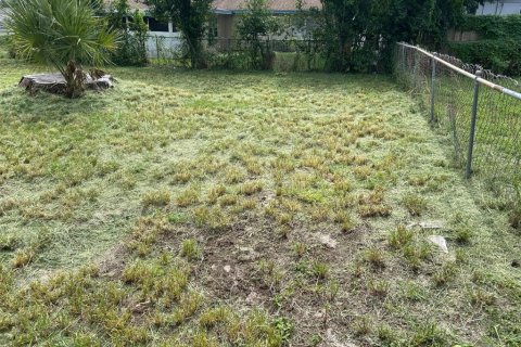 House in Orlando, Florida 3 bedrooms, 101.64 sq.m. № 2400394 - photo 18