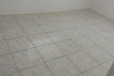 House in Orlando, Florida 3 bedrooms, 101.64 sq.m. № 2400394 - photo 13