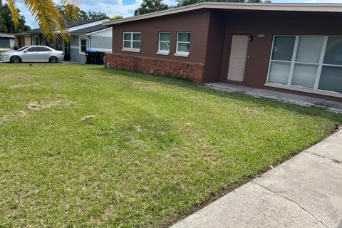 House in Orlando, Florida 3 bedrooms, 101.64 sq.m. № 2400394 - photo 2
