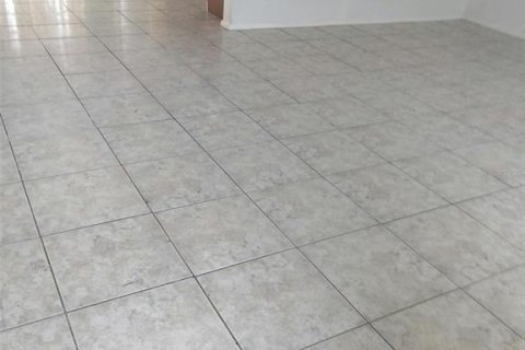 House in Orlando, Florida 3 bedrooms, 101.64 sq.m. № 2400394 - photo 8