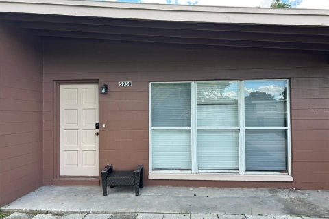 House in Orlando, Florida 3 bedrooms, 101.64 sq.m. № 2400394 - photo 6