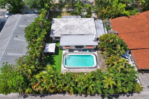 Casa en venta en Hallandale Beach, Florida, 3 dormitorios, 176.89 m2 № 1752448 - foto 17