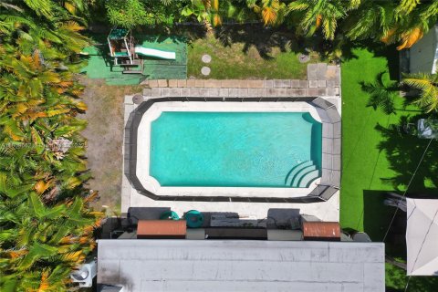 Casa en venta en Hallandale Beach, Florida, 3 dormitorios, 176.89 m2 № 1752448 - foto 15