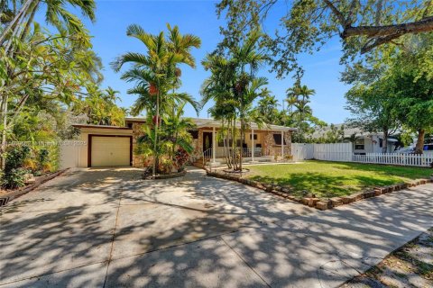 Casa en venta en Hallandale Beach, Florida, 3 dormitorios, 176.89 m2 № 1752448 - foto 1
