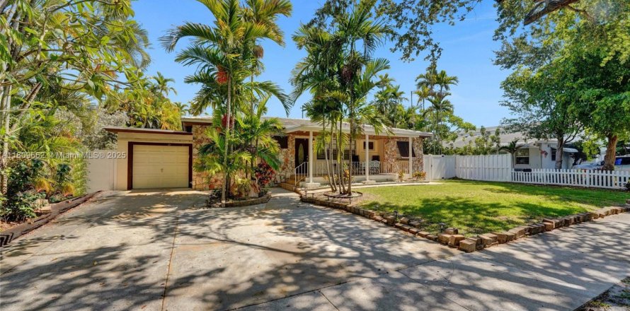 Casa en Hallandale Beach, Florida 3 dormitorios, 176.89 m2 № 1752448