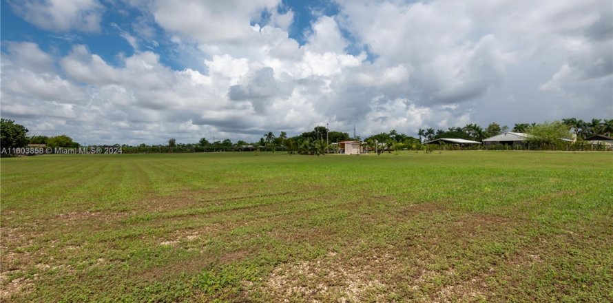 Land in Homestead, Florida № 1223609