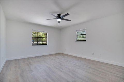 House in Eustis, Florida 3 bedrooms, 133.22 sq.m. № 2099623 - photo 19