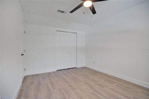 House in Eustis, Florida 3 bedrooms, 133.22 sq.m. № 2099623 - photo 17