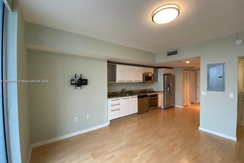 Condominio en venta en Miami, Florida, 41.9 m2 № 1874373 - foto 1