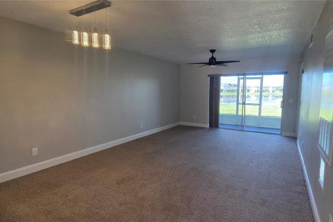 Copropriété à louer à Orlando, Floride: 2 chambres, 94.11 m2 № 2414966 - photo 4