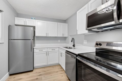 Купить кондоминиум в Делрей-Бич, Флорида 6 комнат, 63.17м2, № 2147356 - фото 2