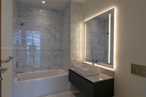 Купить кондоминиум в Майами, Флорида 3 спальни, 232.53м2, № 2149246 - фото 24