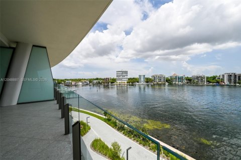 Купить кондоминиум в Майами, Флорида 3 спальни, 232.53м2, № 2149246 - фото 2