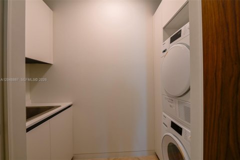 Купить кондоминиум в Майами, Флорида 3 спальни, 232.53м2, № 2149246 - фото 11