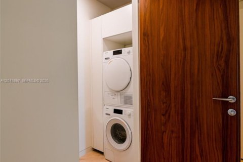 Купить кондоминиум в Майами, Флорида 3 спальни, 232.53м2, № 2149246 - фото 10