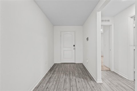 Villa ou maison à louer à Poinciana, Floride: 3 chambres, 128.48 m2 № 2384321 - photo 2