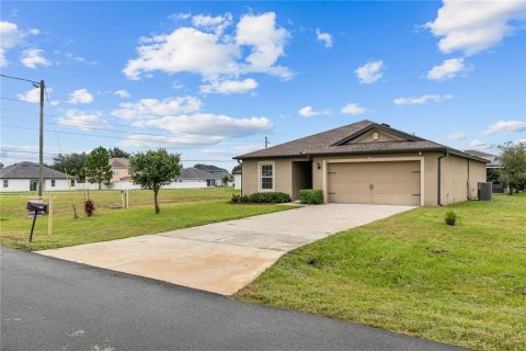 Villa ou maison à louer à Poinciana, Floride: 3 chambres, 128.48 m2 № 2384321 - photo 29