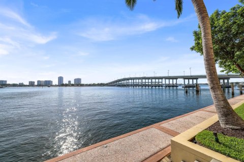 Copropriété à louer à Riviera Beach, Floride: 2 chambres, 158.12 m2 № 2400580 - photo 16