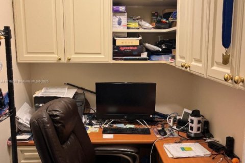 Снять в аренду кондоминиум в Холливуд, Флорида 1 спальня, 92.9м2, № 1972769 - фото 10