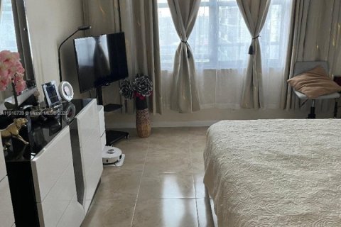 Снять в аренду кондоминиум в Холливуд, Флорида 1 спальня, 92.9м2, № 1972769 - фото 9