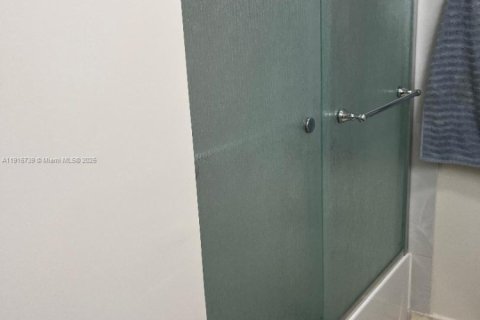 Снять в аренду кондоминиум в Холливуд, Флорида 1 спальня, 92.9м2, № 1972769 - фото 15