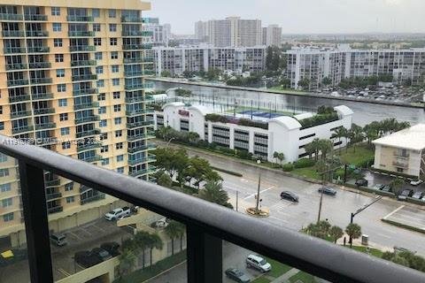 Снять в аренду кондоминиум в Холливуд, Флорида 1 спальня, 92.9м2, № 1972769 - фото 19