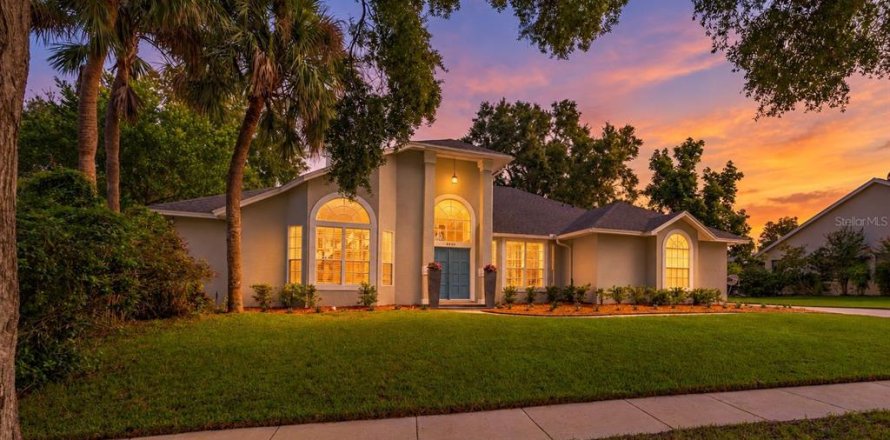 House in Orlando, Florida 4 bedrooms, 233 sq.m. № 2390979
