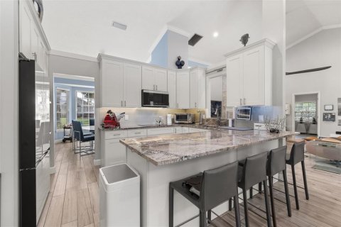 House in Orlando, Florida 4 bedrooms, 233 sq.m. № 2390979 - photo 18