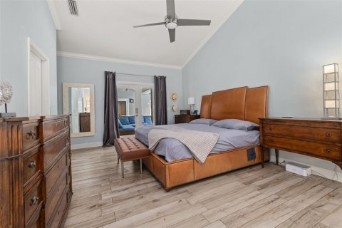 House in Orlando, Florida 4 bedrooms, 233 sq.m. № 2390979 - photo 24