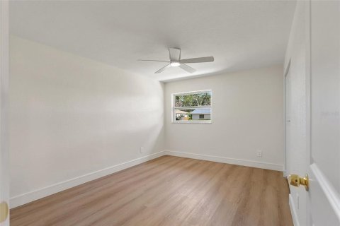 Villa ou maison à vendre à Seminole, Floride: 4 chambres, 207.36 m2 № 1776988 - photo 24