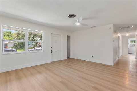 Villa ou maison à vendre à Seminole, Floride: 4 chambres, 207.36 m2 № 1776988 - photo 6