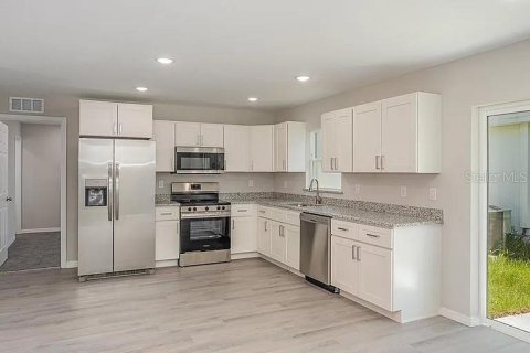 Appartement à louer à Winter Haven, Floride: 2 chambres, 99.5 m2 № 2202633 - photo 2
