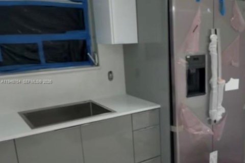 Снять в аренду коммерческую недвижимость в Майами, Флорида 2 спальни, 117.15м2, № 2005310 - фото 3